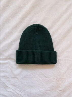 Classic Ribbed Beanie in Dark Green